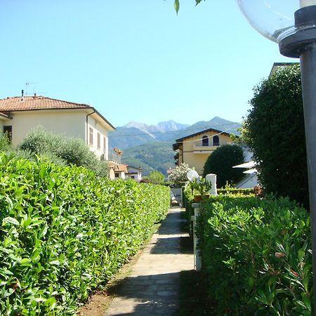 Villetta Cinquale Versilia Buitenkant foto